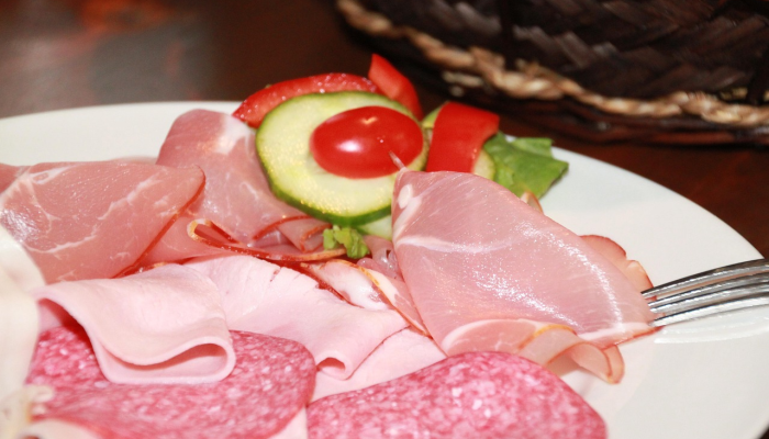 猪丸子,辣味香肠指什么生肖,经典解读解析落实 猪丸子,辣味香肠指什么生肖,经典解读解析落实