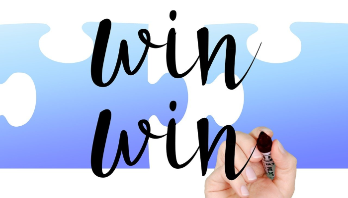 名利双收在半夜打一个生肖，马上揭晓